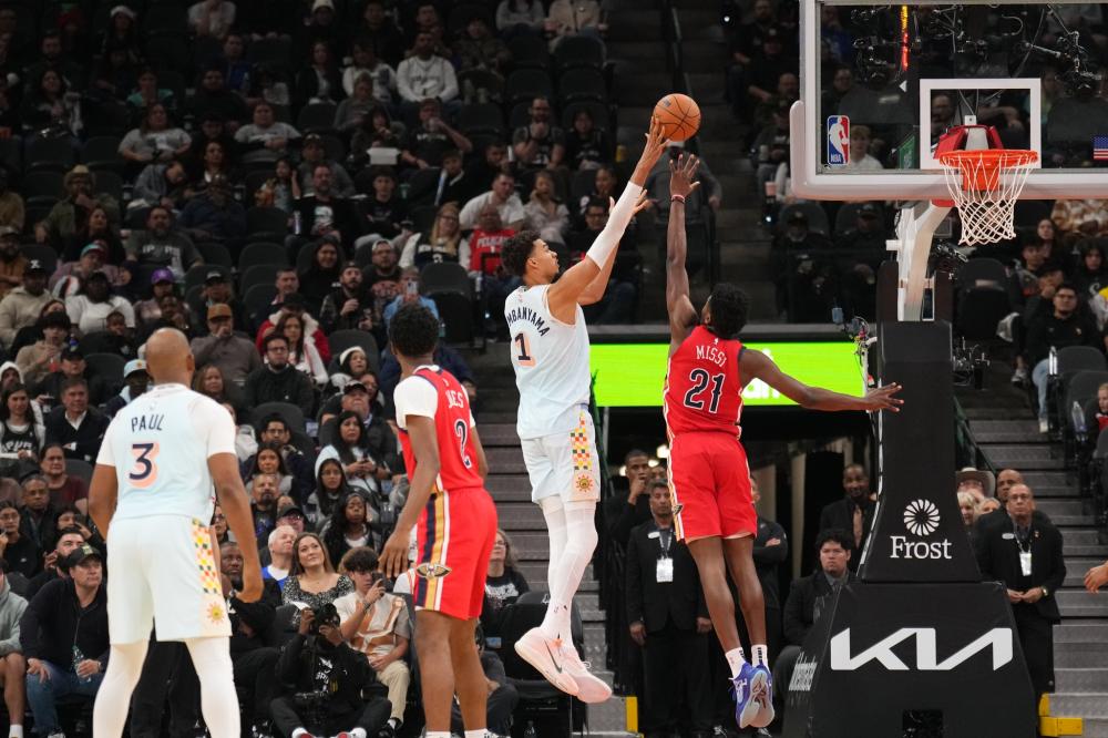 篮板保护严 篮板保护严